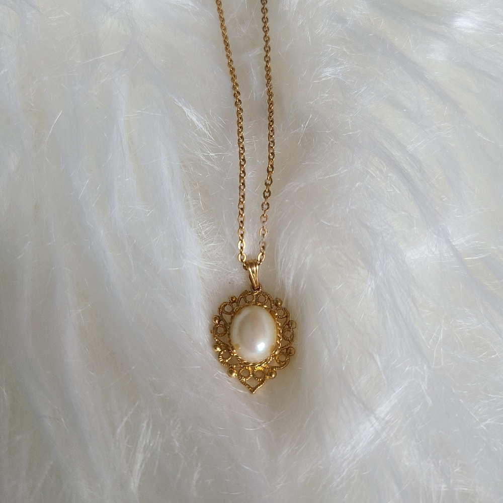 Gold pearl necklace vintage 1920s